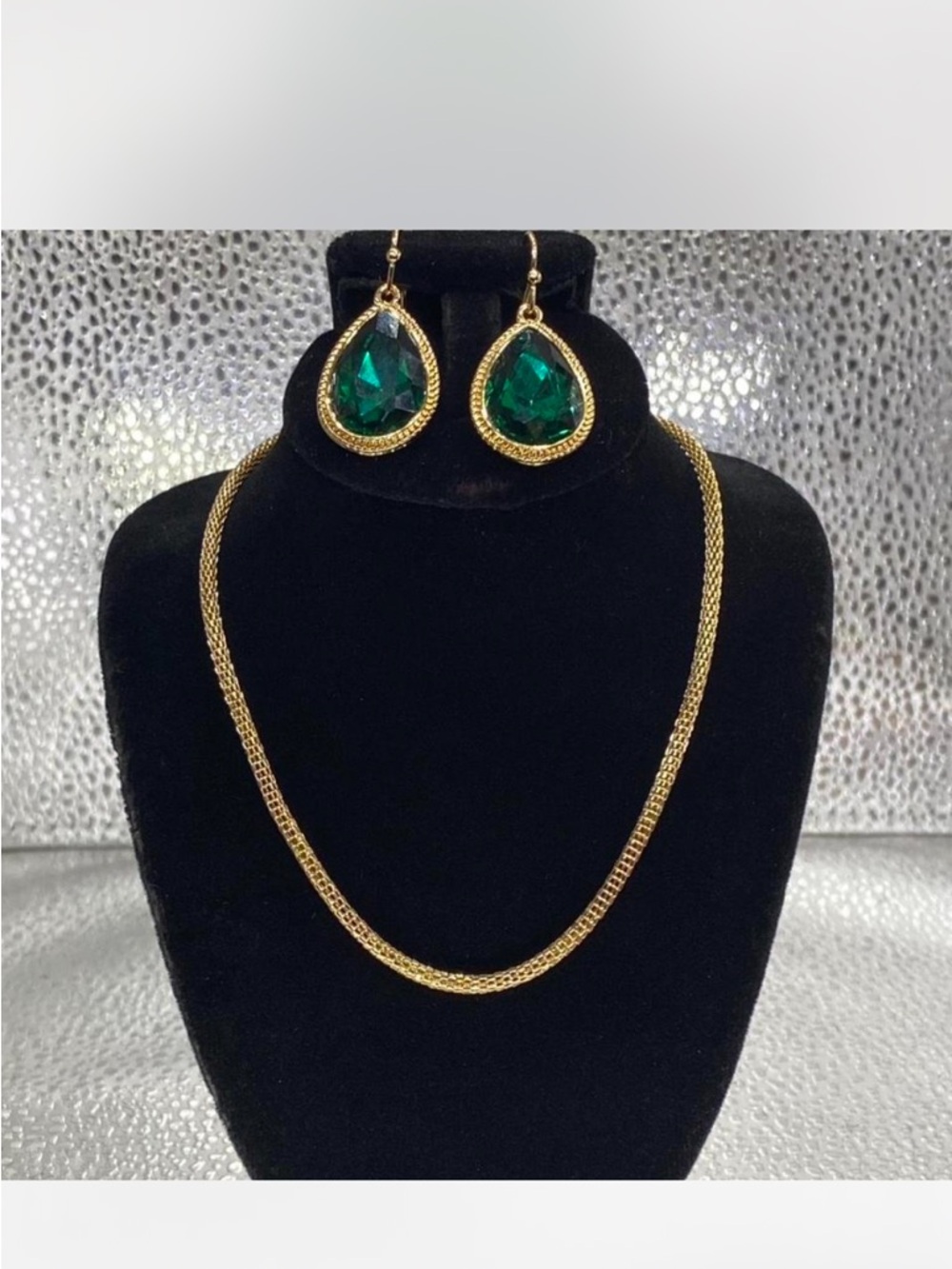 ^*^ Snake *** Gold Chain Necklace  / Jade “ Emerald Teardrop Earrings *^*